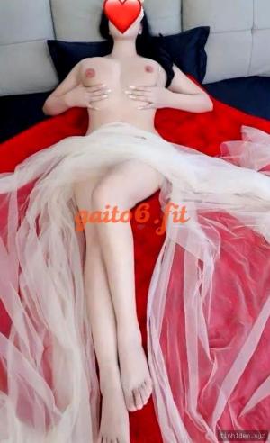 Ngọc Bích Người – ảnh